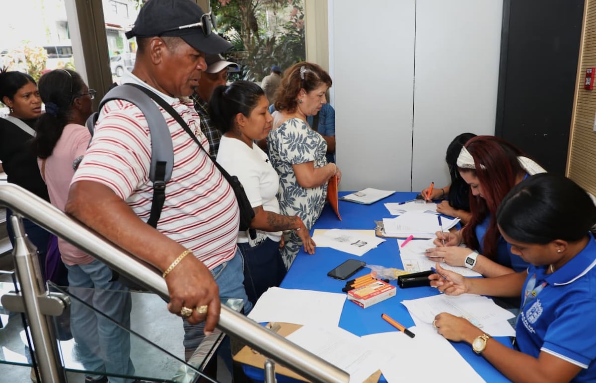 Asignan 200 permisos para ventas en los desfiles patrios en la capital