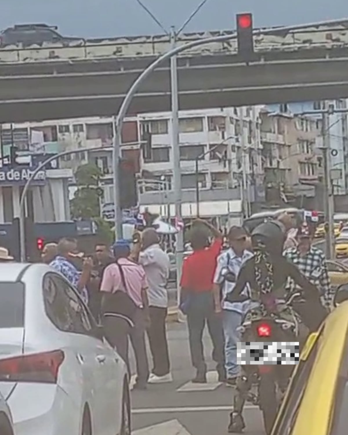 LO ÚLTIMO: Jubilados cierran calles en la 5 de Mayo cerca de la Asamblea y El Dynasty + VÍDEO