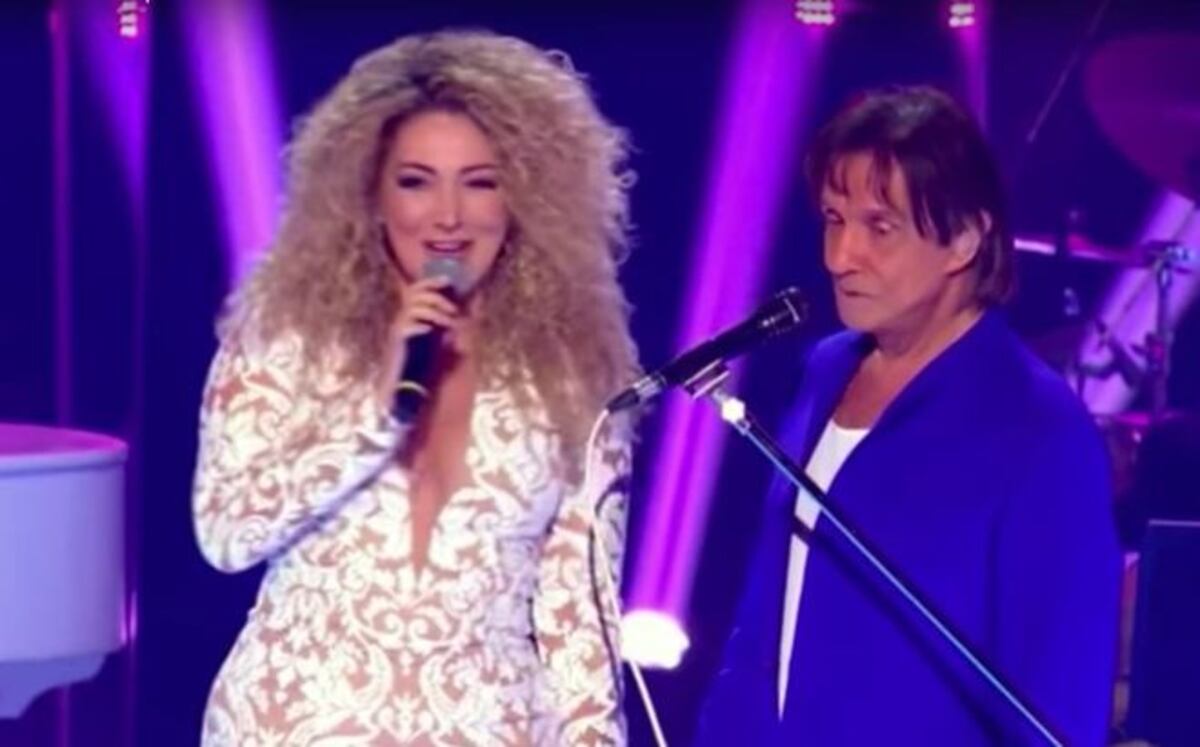 Roberto Carlos interpretó Despacito junto a Erika Ender