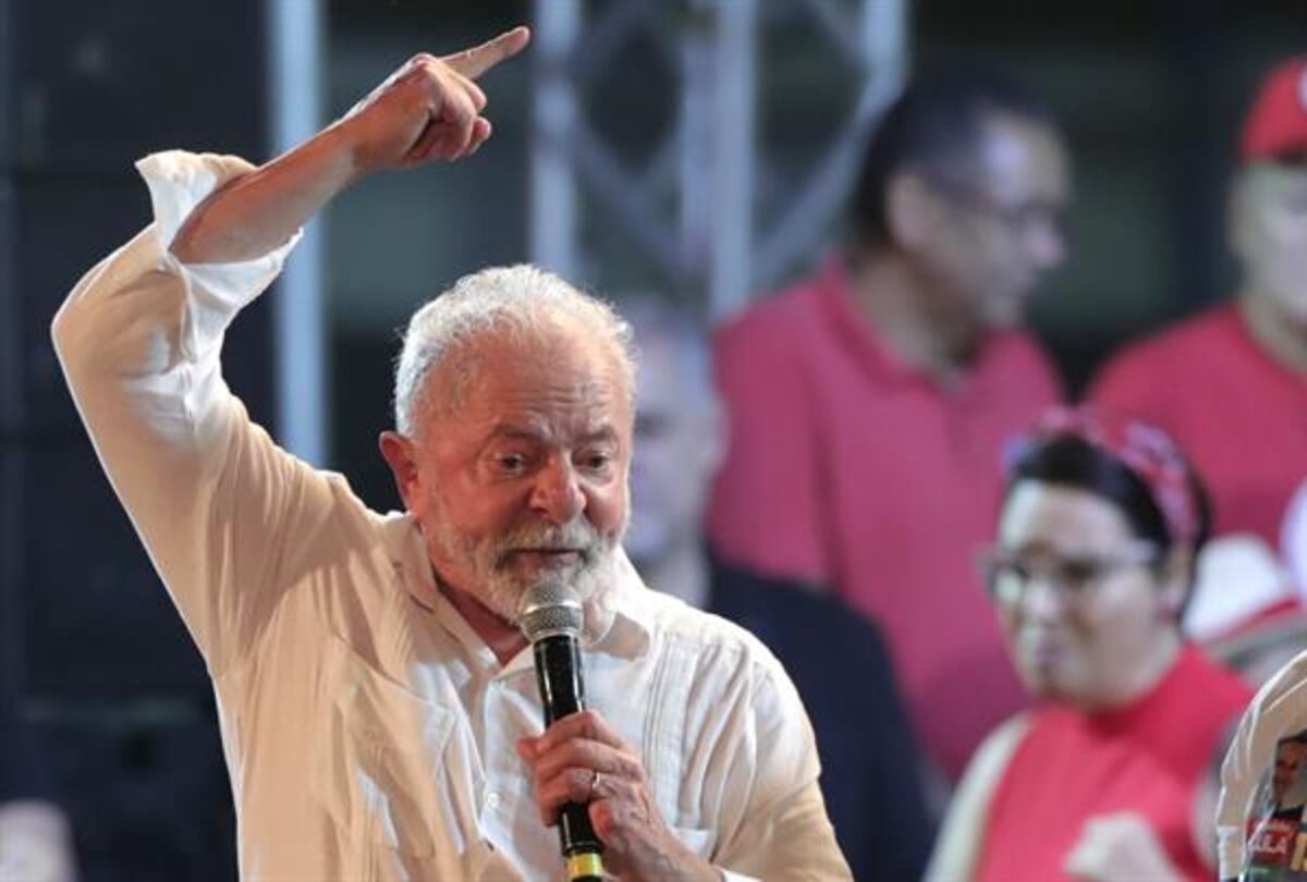 Lula da Silva conversa con Nicolás Maduro