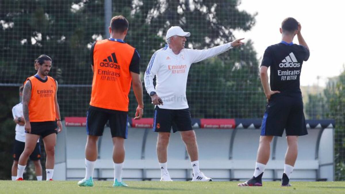 Ancelotti asegura que sus jugadores volvieron tarde de las vacaciones navideñas