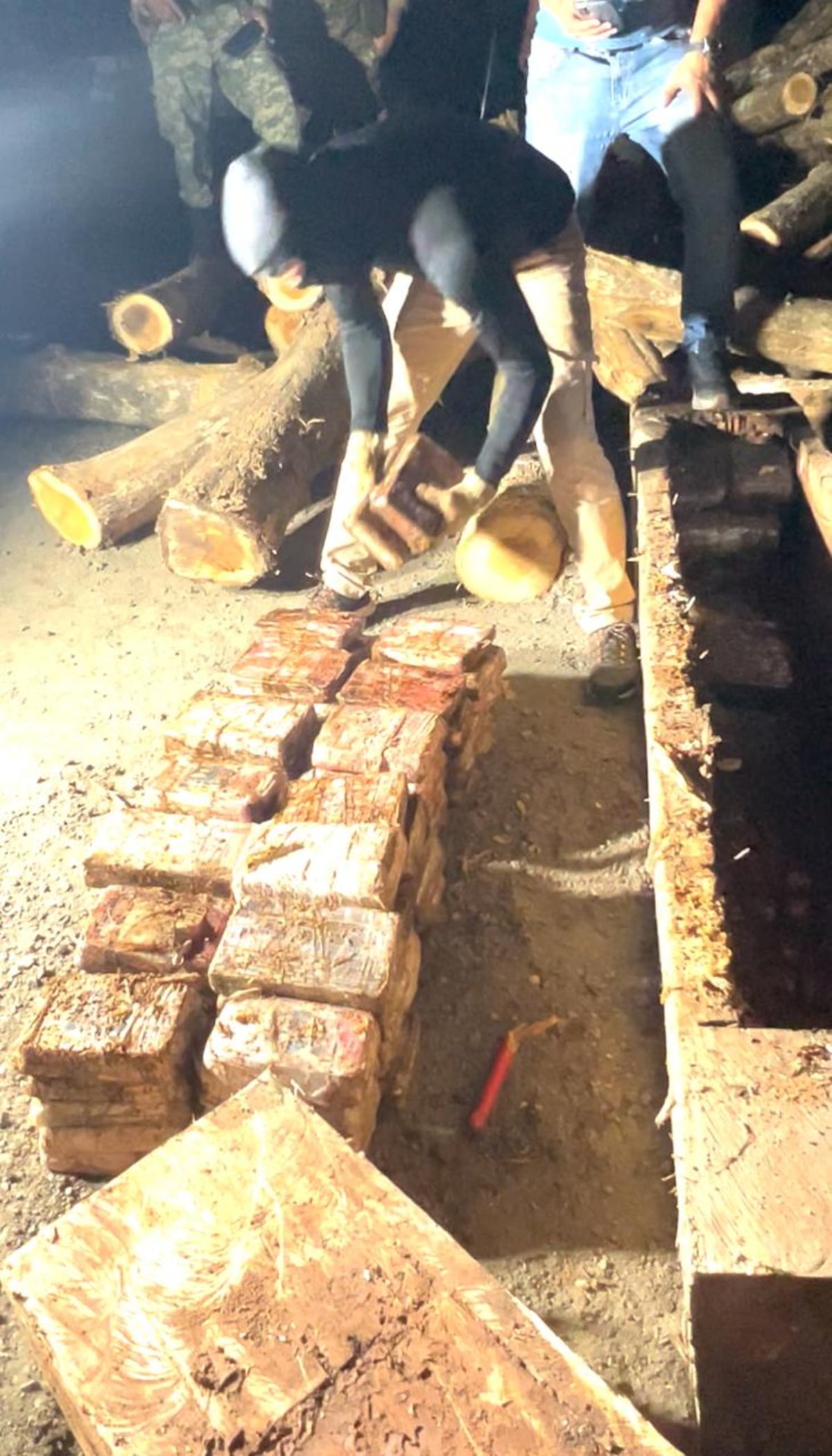 La droga que nadie esperaba encontrar dentro de la teca