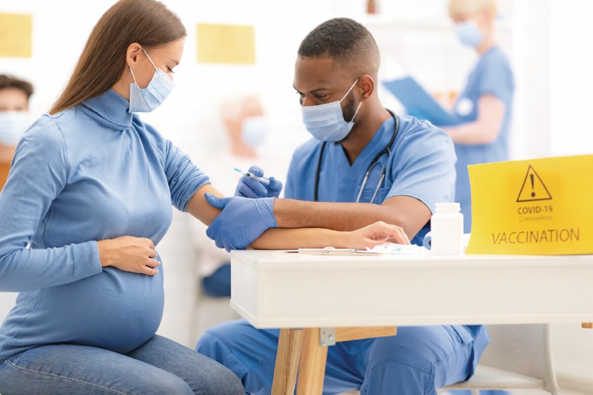 Recomiendan que todas las embarazadas del país deben ser vacunadas