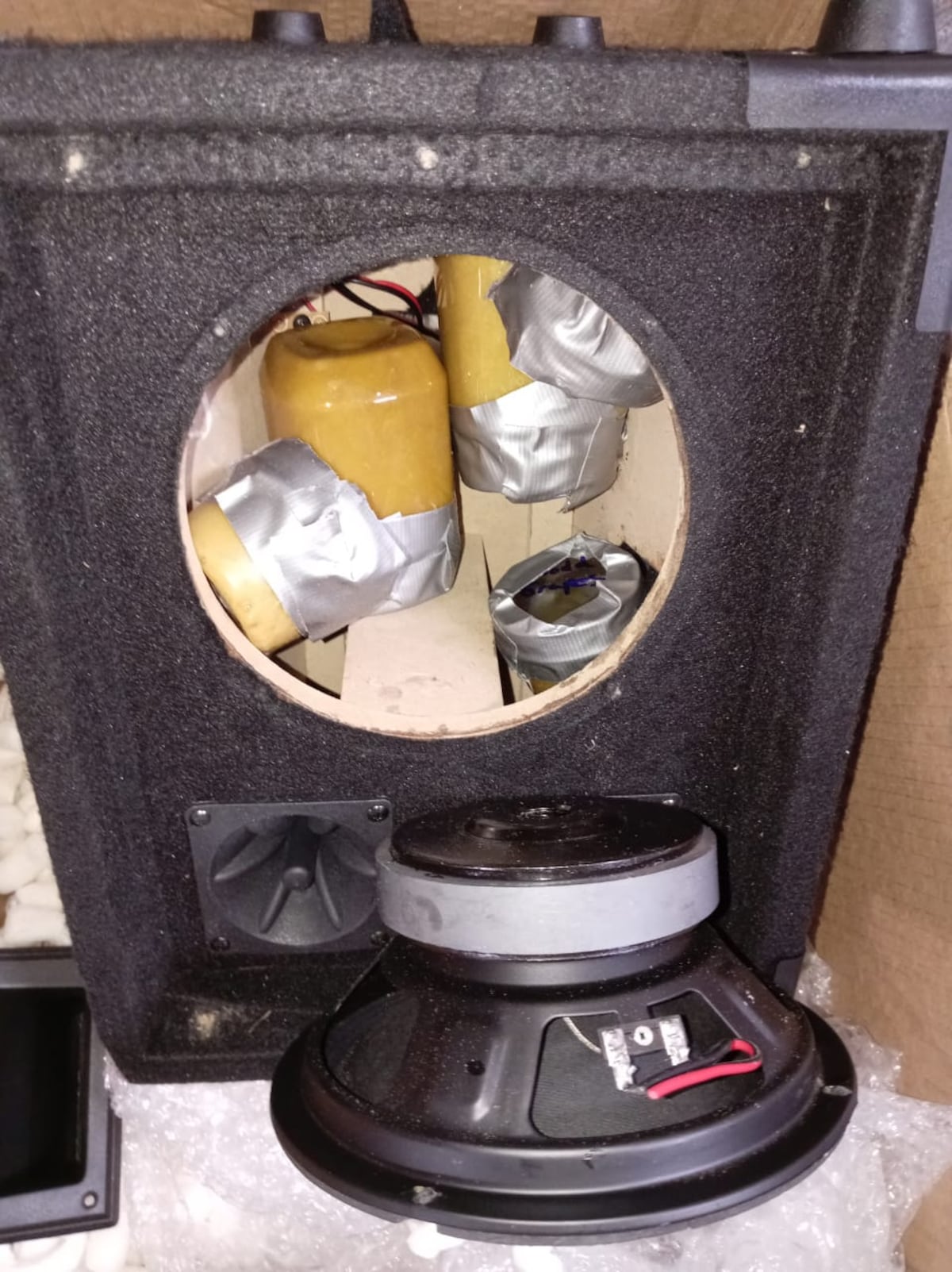¡Bocina ‘tumbera’! Escondía presunta droga en su interior y las autoridades la pillaron