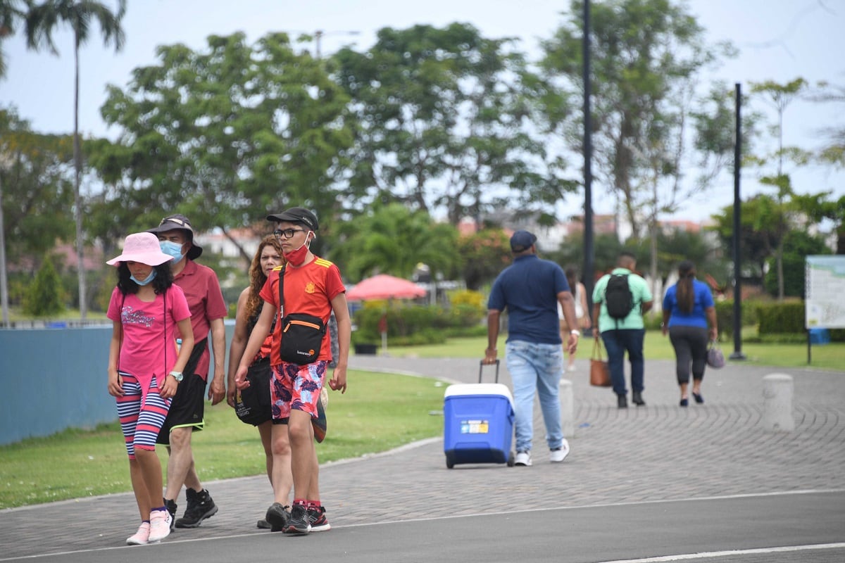 Expertos recomiendan a algunos pacientes utilizar la mascarilla por bioseguridad