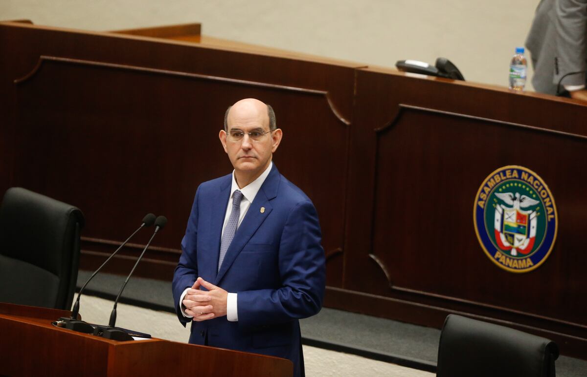 Vamos y Chapman se oponen al proyecto de Tito Afú para incentivos de paneles