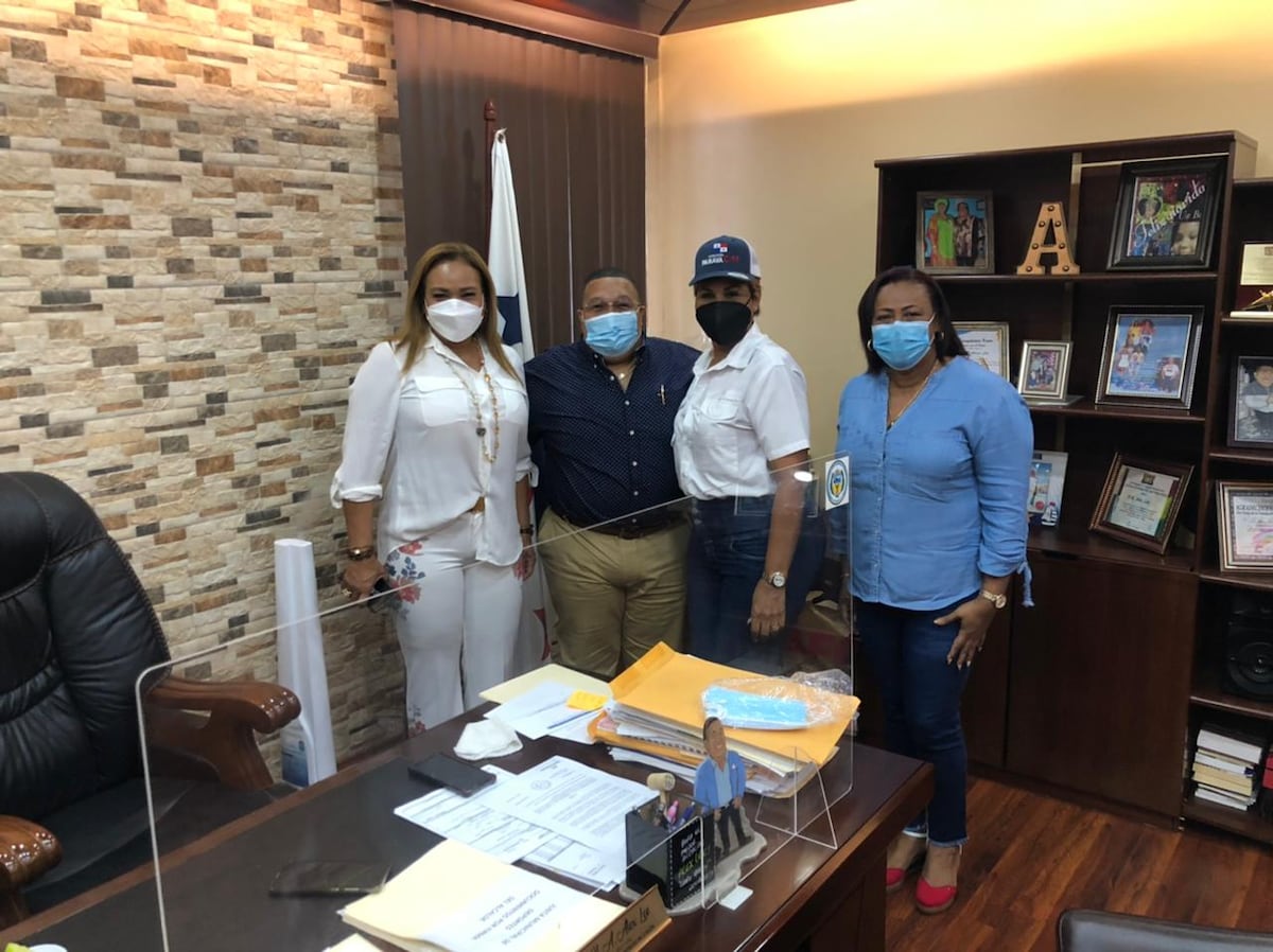 Alcalde de Colón, vacunado con la primera dosis de Pfizer, da positivo a covid-19