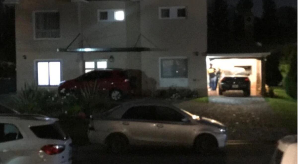 Detienen a oftalmólogo acusado de abusar de sus propios hijos