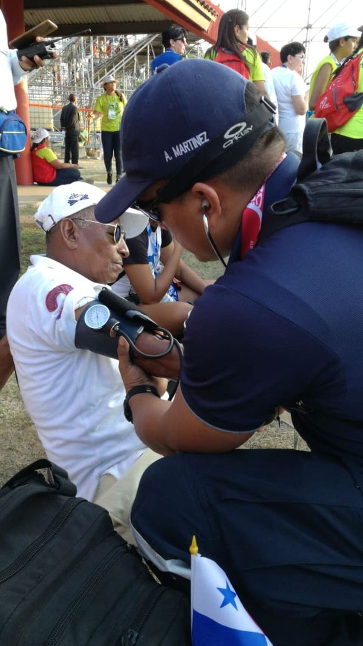 Se desploman.Algunos peregrinos cayeron desmayados en la Cinta Costera. Video