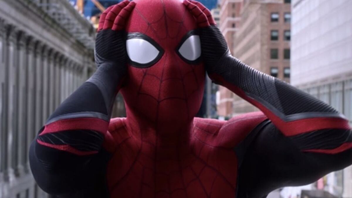 Hechizo arácnido. Puños, patadas, web caídas y botadera del trabajo a causa de Spiderman + Video