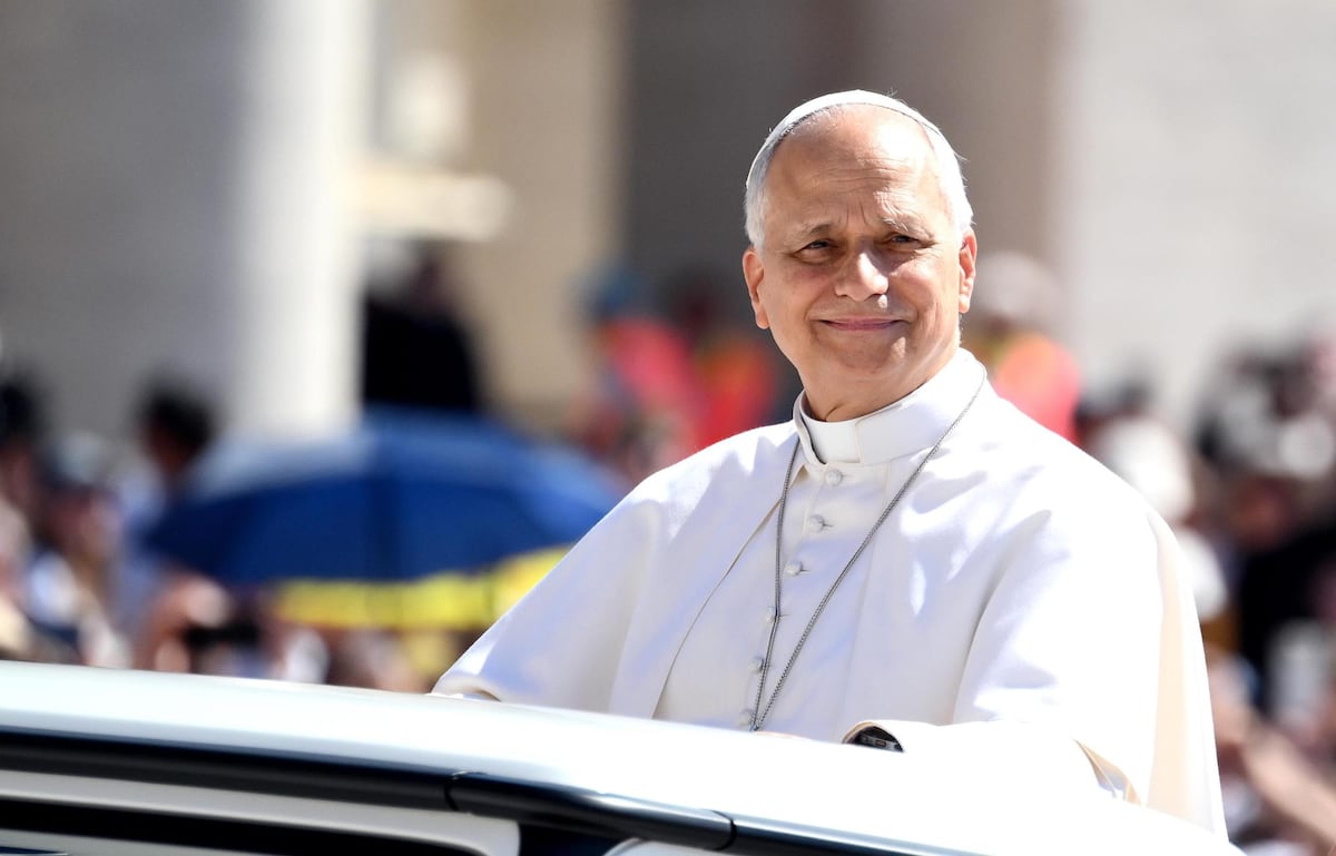El papa León XIV inaugura exposición sobre el agua en el Vaticano en su cumpleaños 71