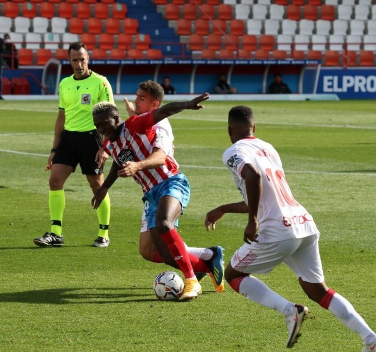 CD Lugo del panameño ‘Puma’ Rodríguez pierde y despide a su técnico
