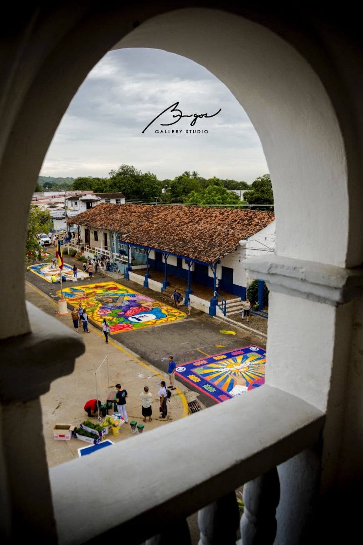 Impresionante. Hacen alfombra de sal en Los Santos en homenaje a la Virgen de Guadalupe. Chequeen. Video