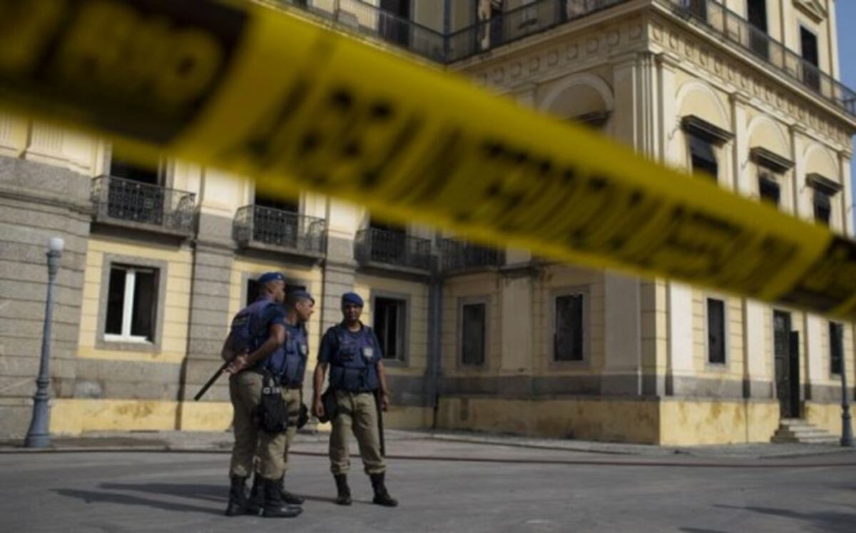 Museo de Brasil no tenía seguro para su patrimonio ni brigada de bomberos