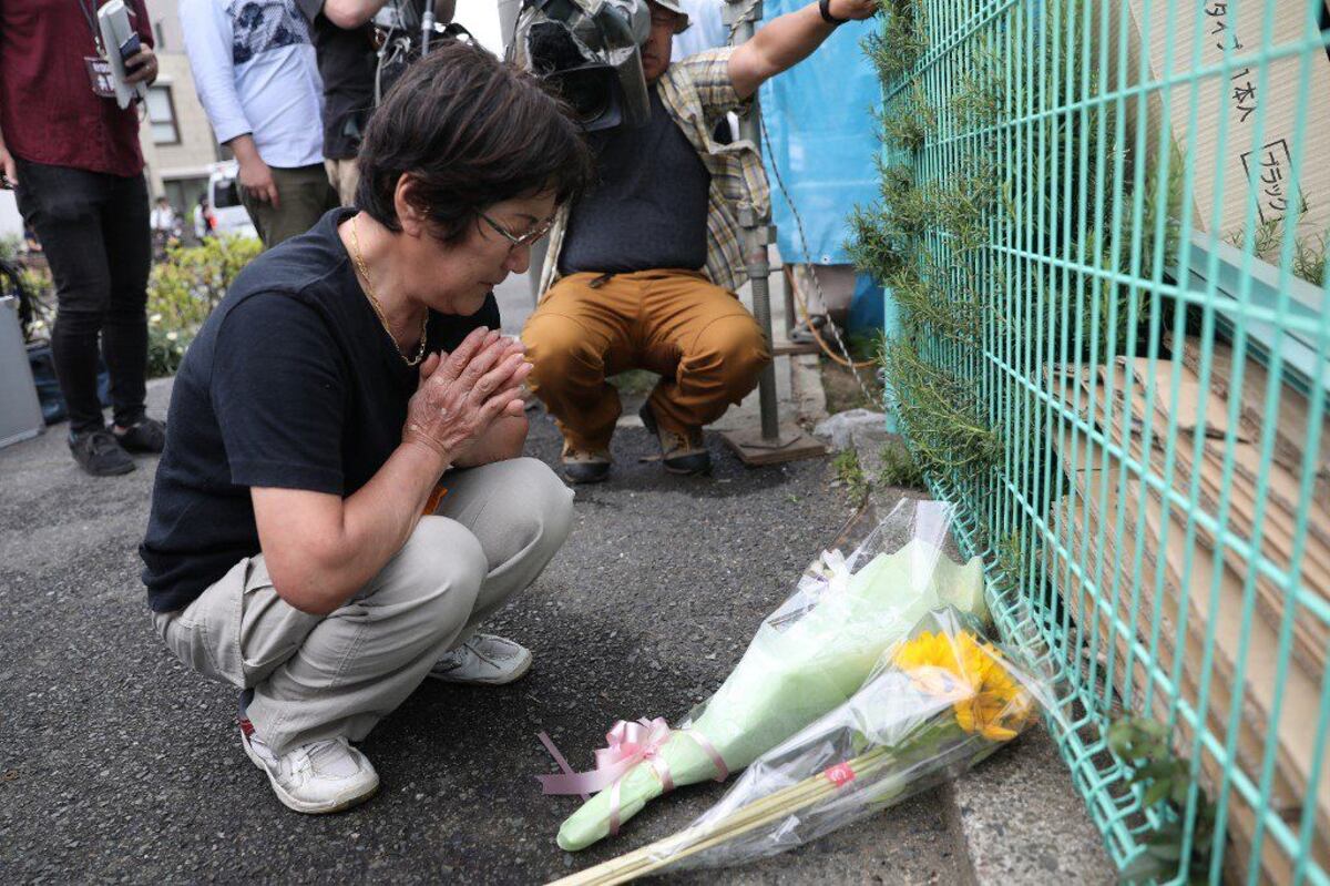 ¡Atroz! Hombre mata a puñaladas a niña de 11 años y deja a 13 niños más con heridas en Japón