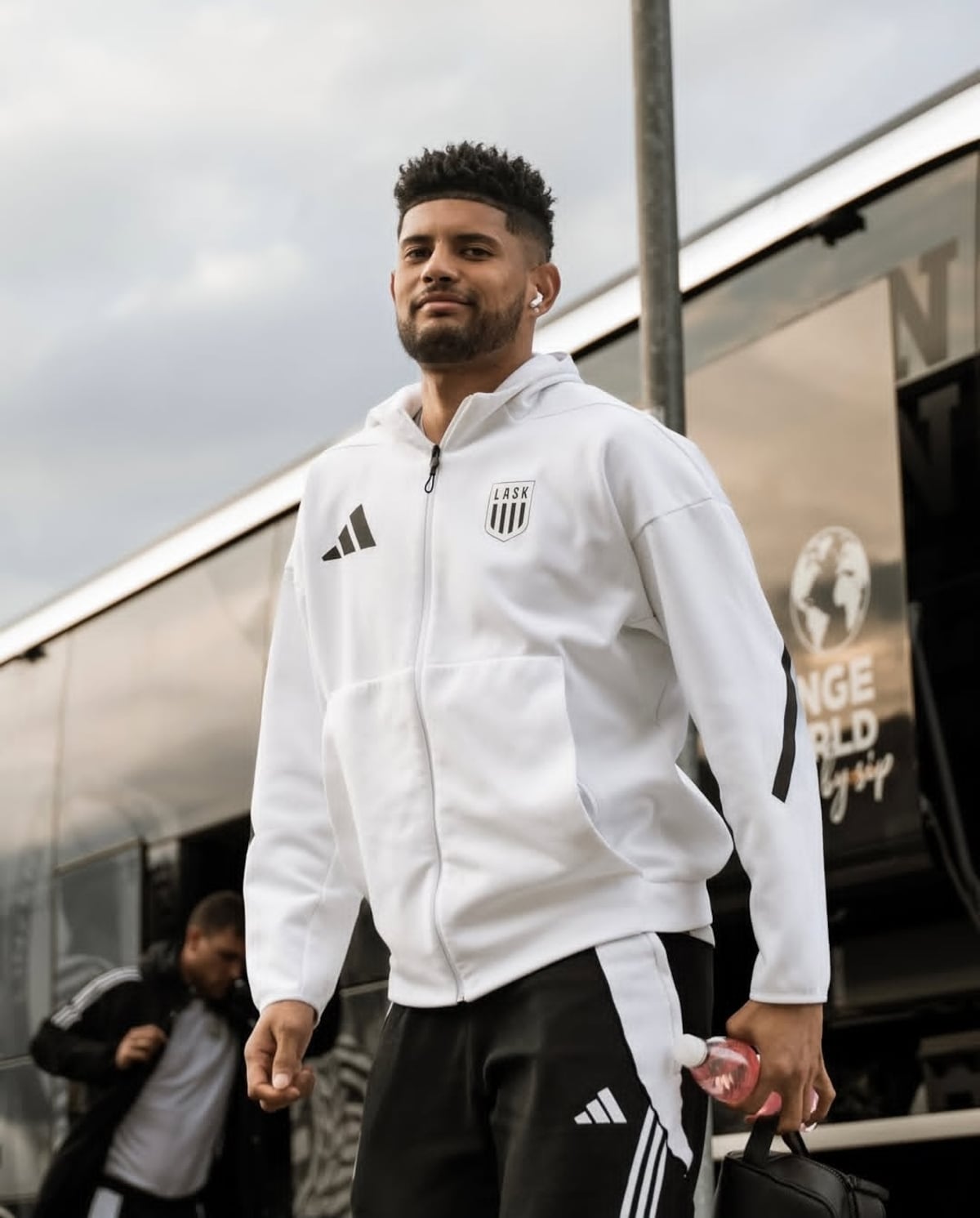 ¡Regreso épico! Andrés Andrade marca un golazo tras 10 meses de lesión y emociona a Austria