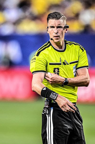 FIFA designa a un árbitro francés para Argentina–Egipto y desata la polémica