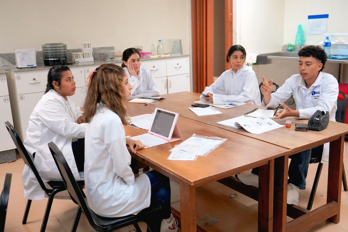 UDELAS recibe 3.000 estudiantes en nueva carrera de Bioinformática revoluciona Panamá