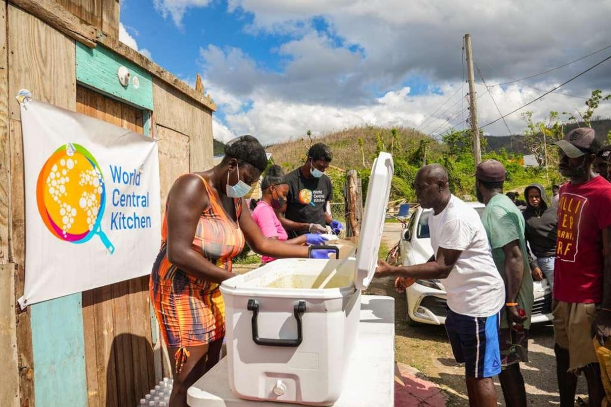 Chef panameño Isaac Villaverde se suma a misión humanitaria en Jamaica