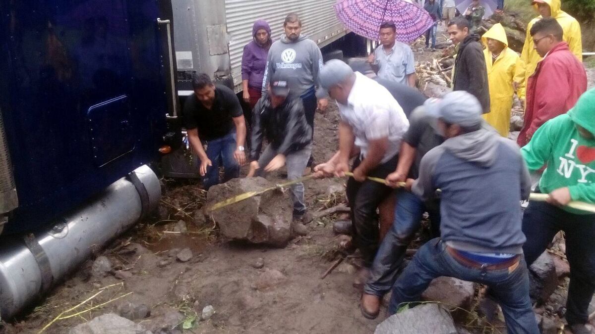 INESPERADO. Alud de tierra obliga a que mujer dé a luz en el Hotel Bambito