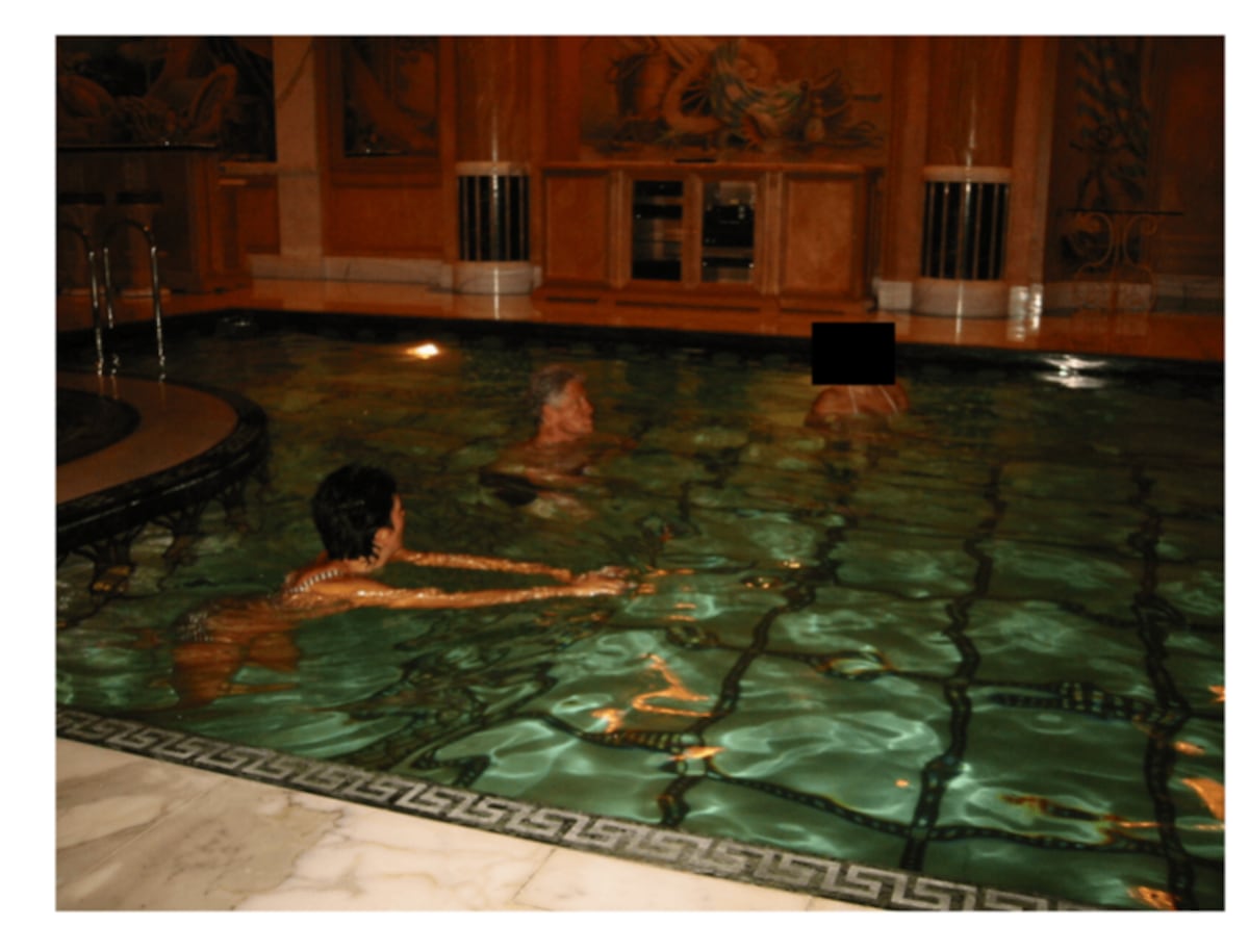 EE. UU. desclasifica miles de archivos del caso Epstein con imágenes de Bill Clinton y celebridades