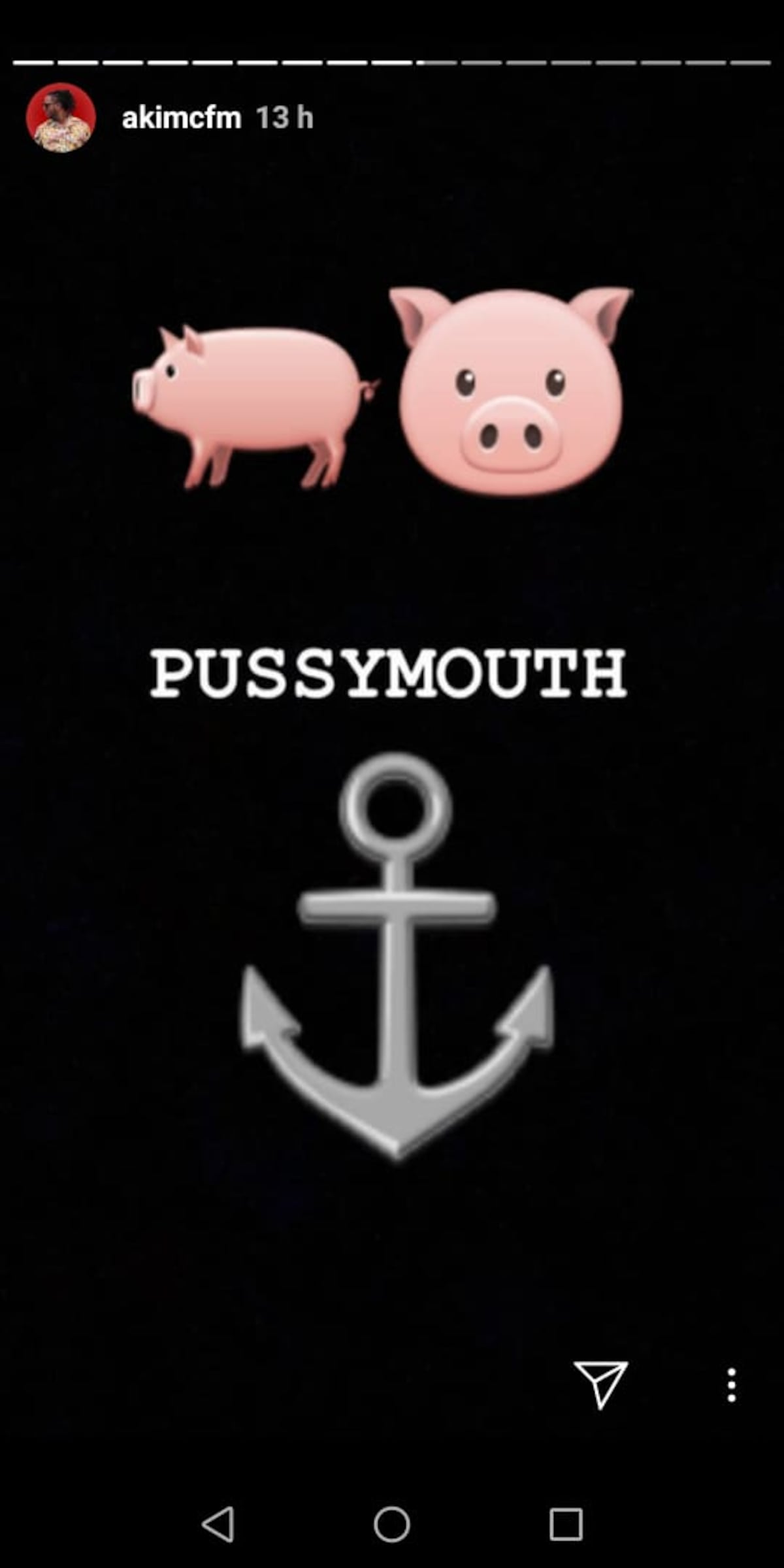 Paren firme. Dubosky responde con ‘Correctivo’ y bandera roja de Irán a Akim, Chamaco y El Boza