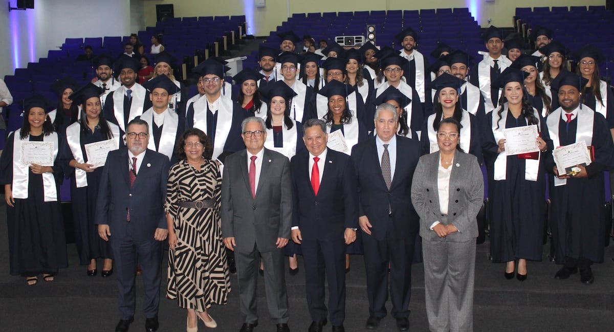 Hospital Santo Tomás gradúa a 39 nuevos especialistas y subespecialistas para fortalecer la salud en Panamá