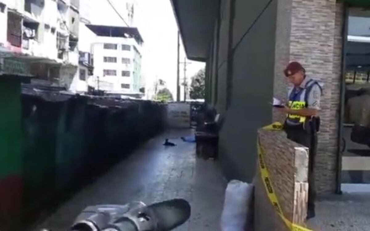 Mujer acaba con la vida de otra en pleno Mercadito de Calidonia | Video