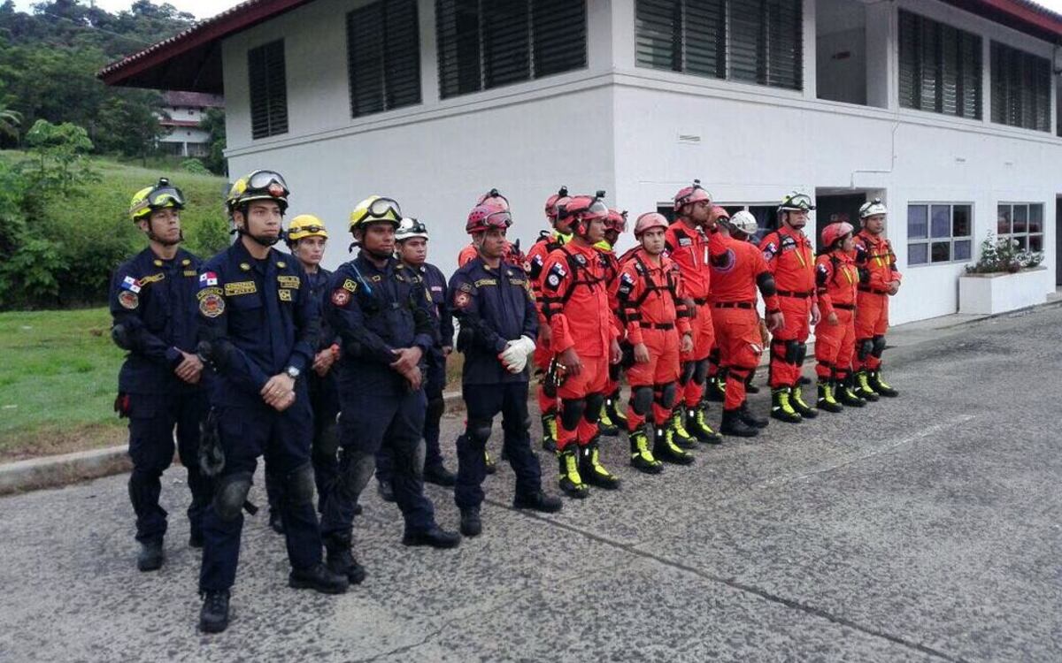 ESTAMOS CON MÉXICO. Equipo de socorristas panameños viajan por el terremoto
