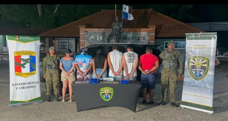 Tres panameños, dos israelíes y un colombiano: seis aprehendidos en Chepo tras hallazgo de cuatro paquetes forrados con cinta y con presunta cocaína