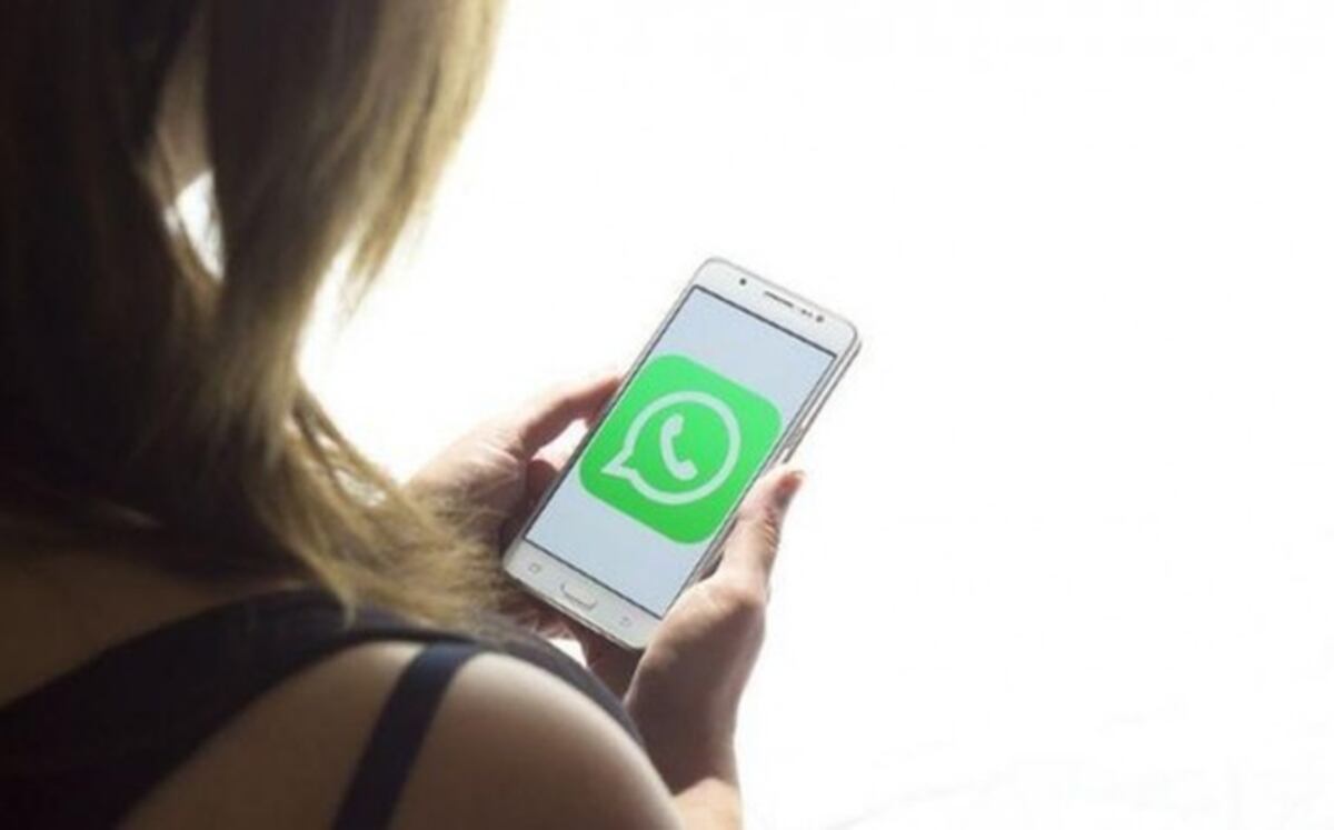 ¿Por qué no puedo responder mensajes de WhatsApp con los dedos mojados?