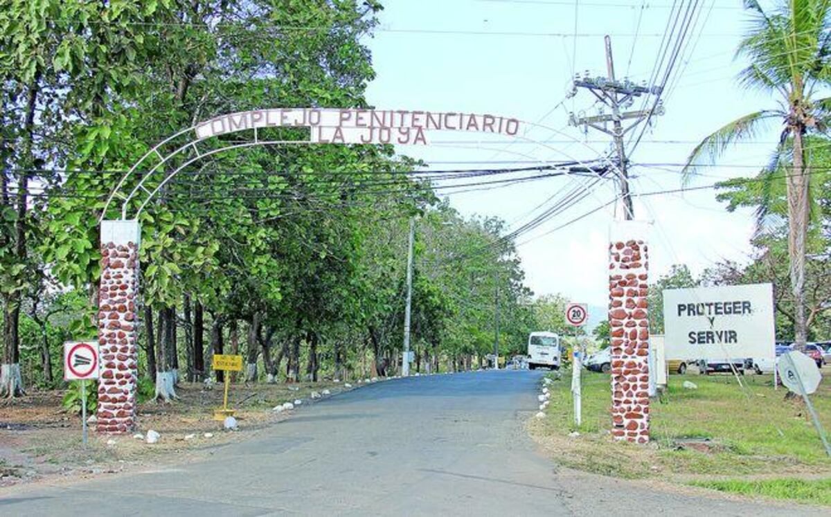 Presos de rumba.Descubren pintas,whisky,aguardiante,ron y municiones en La Joya