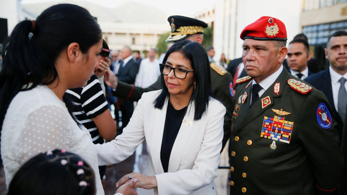 Delcy Rodríguez destituye a Padrino tras más de una década en Defensa