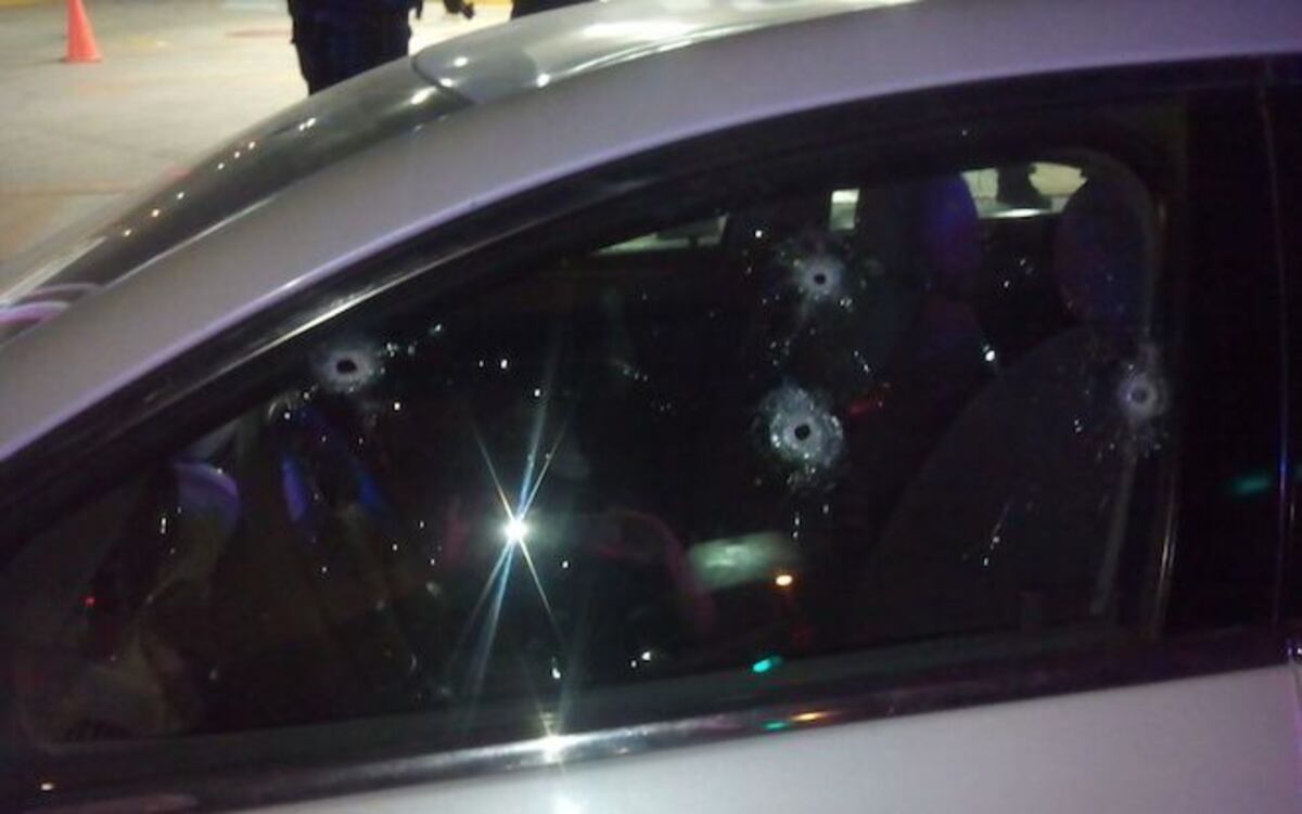 UN TIRO EN LA ESPALDA. Le dan a mujer que iba como pasajera en Santa Ana 