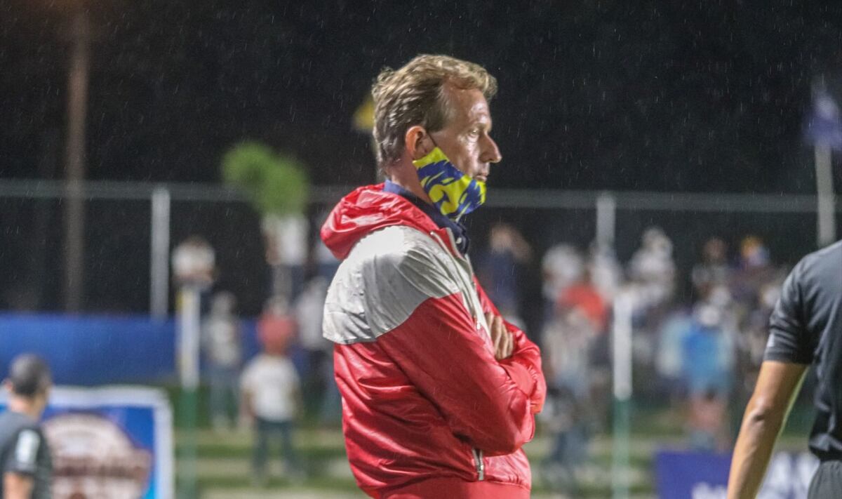 Crisis en Penonomé. Gary Stempel renuncia al Universitario