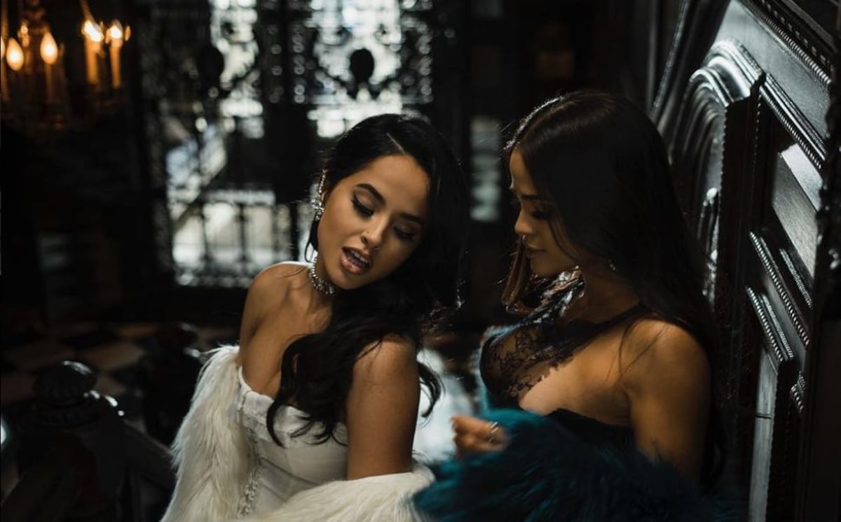 EN LENCERÍA. Becky G lanza sensual video para superar 'Mayores'