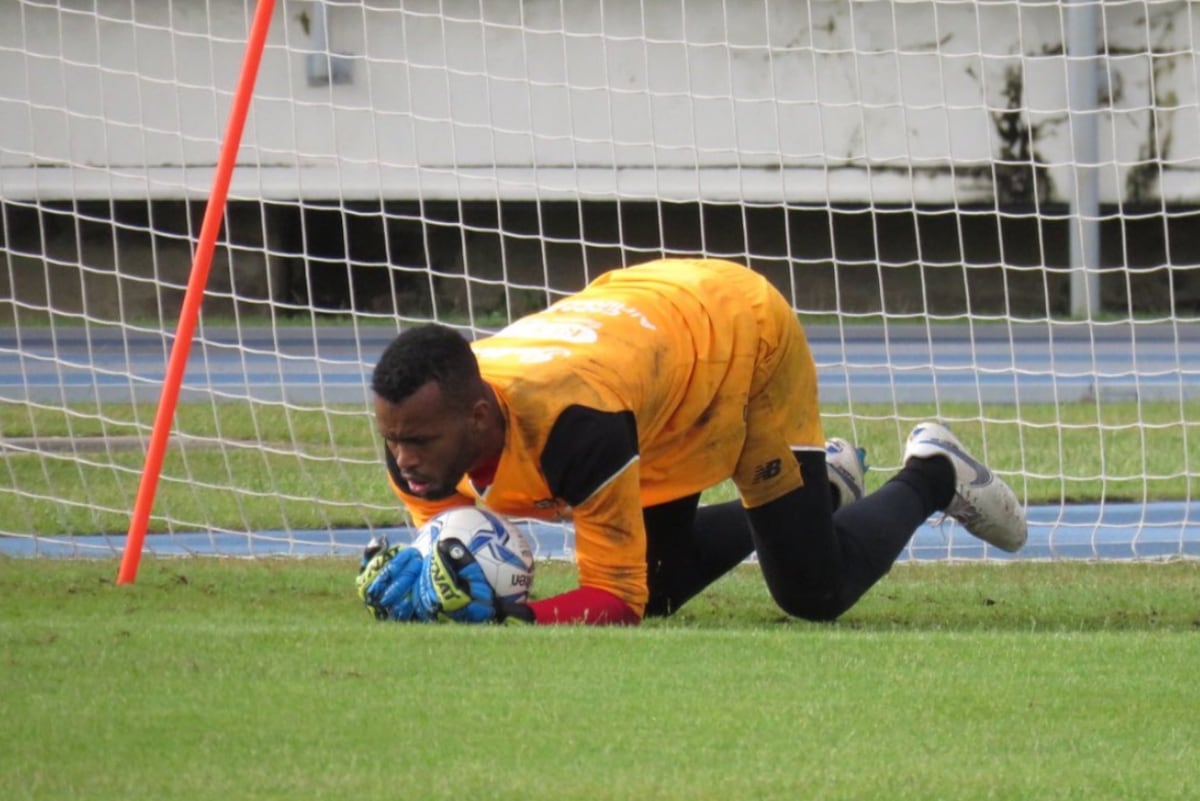 Panamá enfrentará a El Salvador con tres legionarios