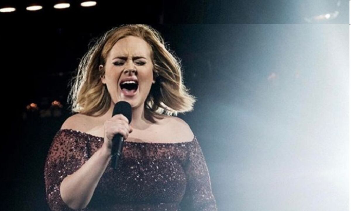 ¡CELEBRA SUS 30 AÑOS! Adele los festeja al estilo del 'Titanic' 
