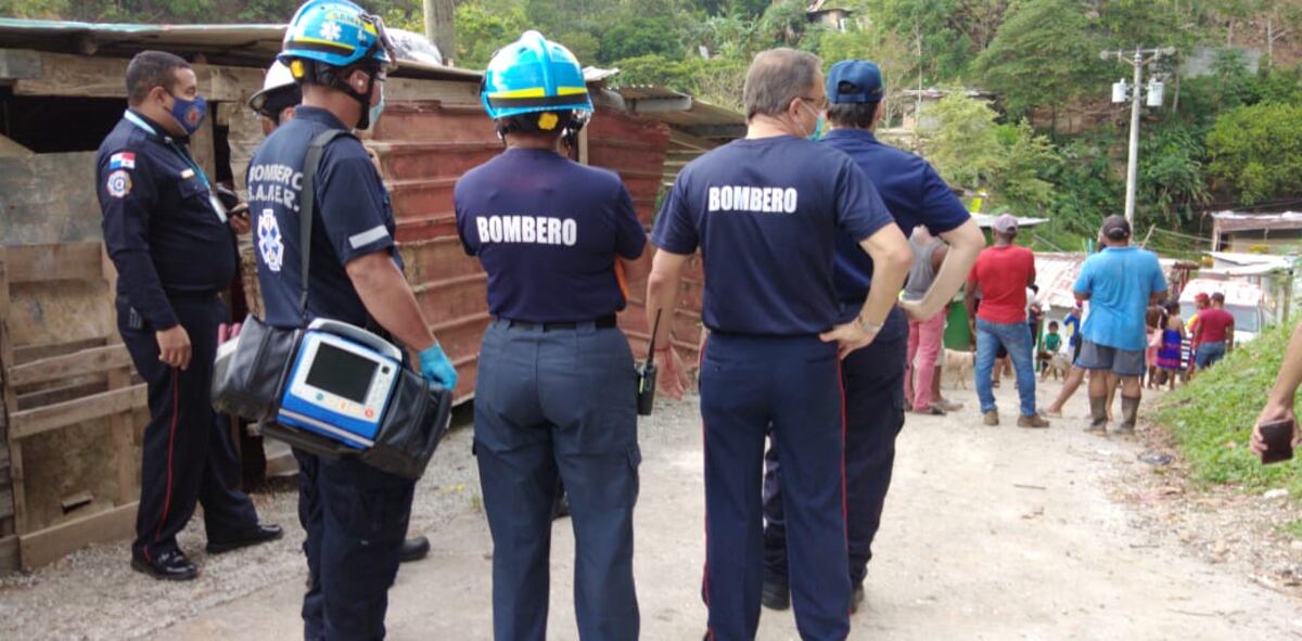 Familia de abuelita y nieto que fallecieron tras quedar sepultados por un derrumbe en el Corredor de los Pobres fueron llevados a un hotel 