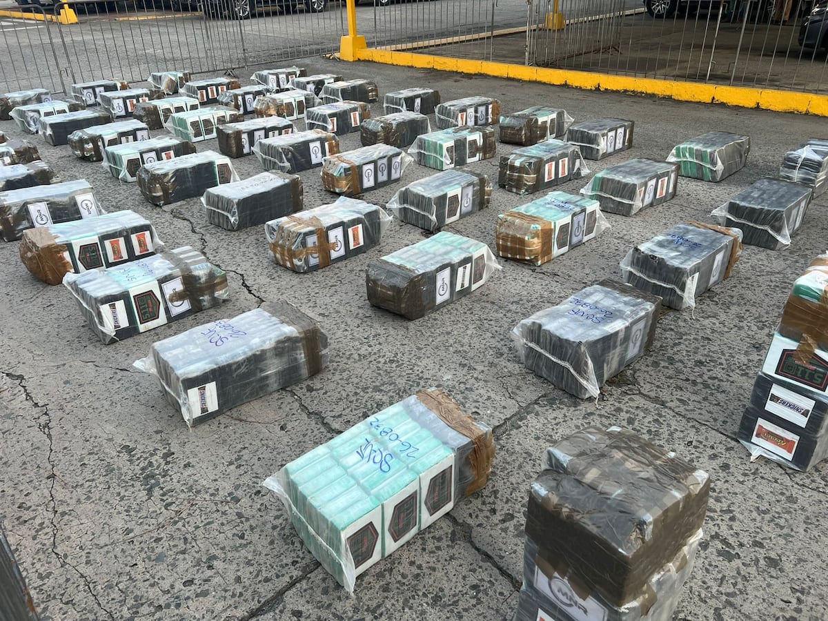Policía Nacional y Aeronaval decomisan más de 2 toneladas de droga en 48 horas en múltiples operativos en Panamá