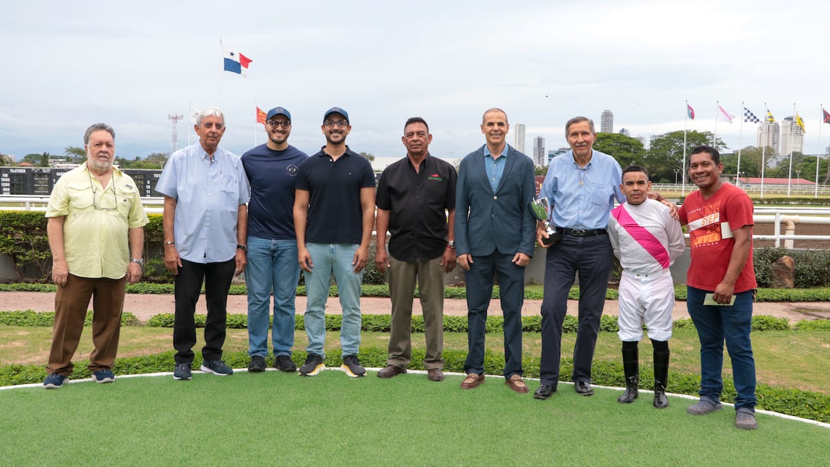 ¡Sorpresa en la pista! ‘Kira’ se roba el show y gana el Premio Policía Nacional