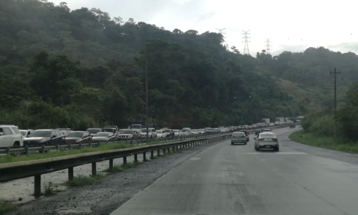 Le roban y amordazan a pirata en la Vía Centenario