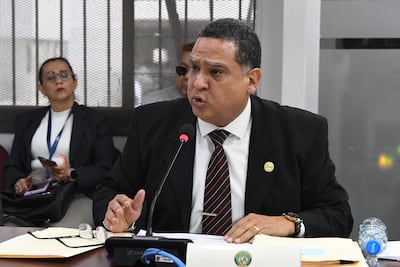 Jorge Bonilla toma el timón de la Unachi tras la renuncia de Etelvina de Bonagas