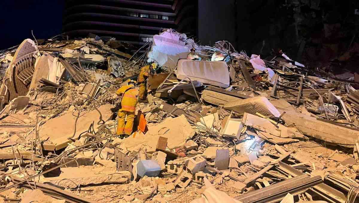 Retoman operaciones de búsqueda tras derribar restos del edificio en Miami