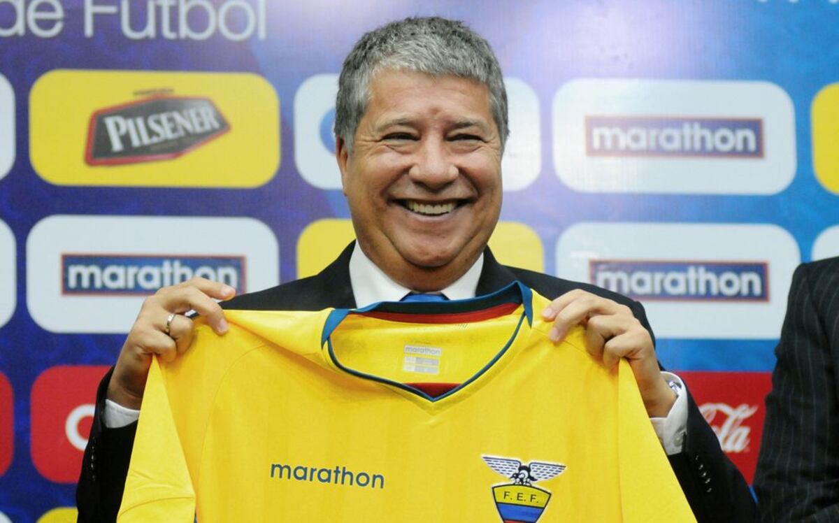 Bolillo es presentado en Ecuador; mano derecha no lo acompañará