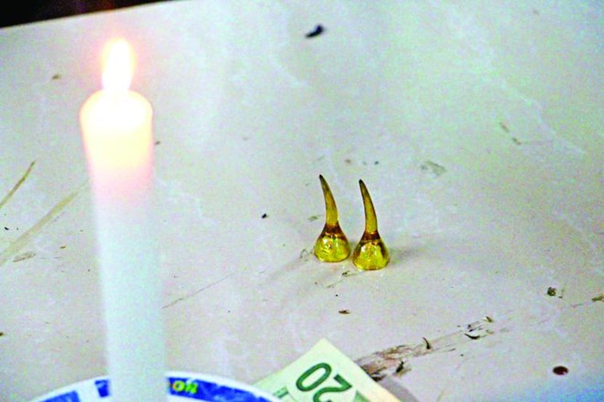 ENTRE APUESTAS Y ESPUELAS. Así desplumaron al 'El Gallero' en Los Santos 