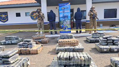 Persecución en aguas santeñas deja más de una tonelada de droga bajo custodia