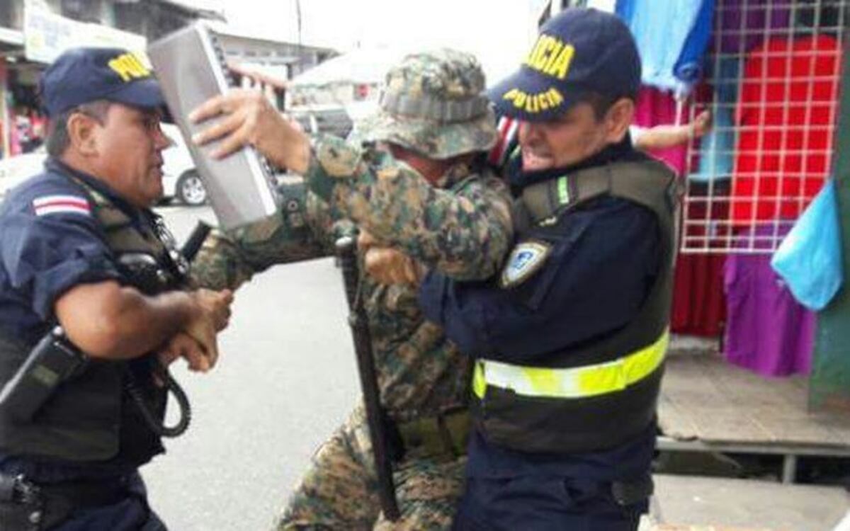 ZAFARRANCHO.Policía tica arresta a unidad de Senafront por pasar frontera armado