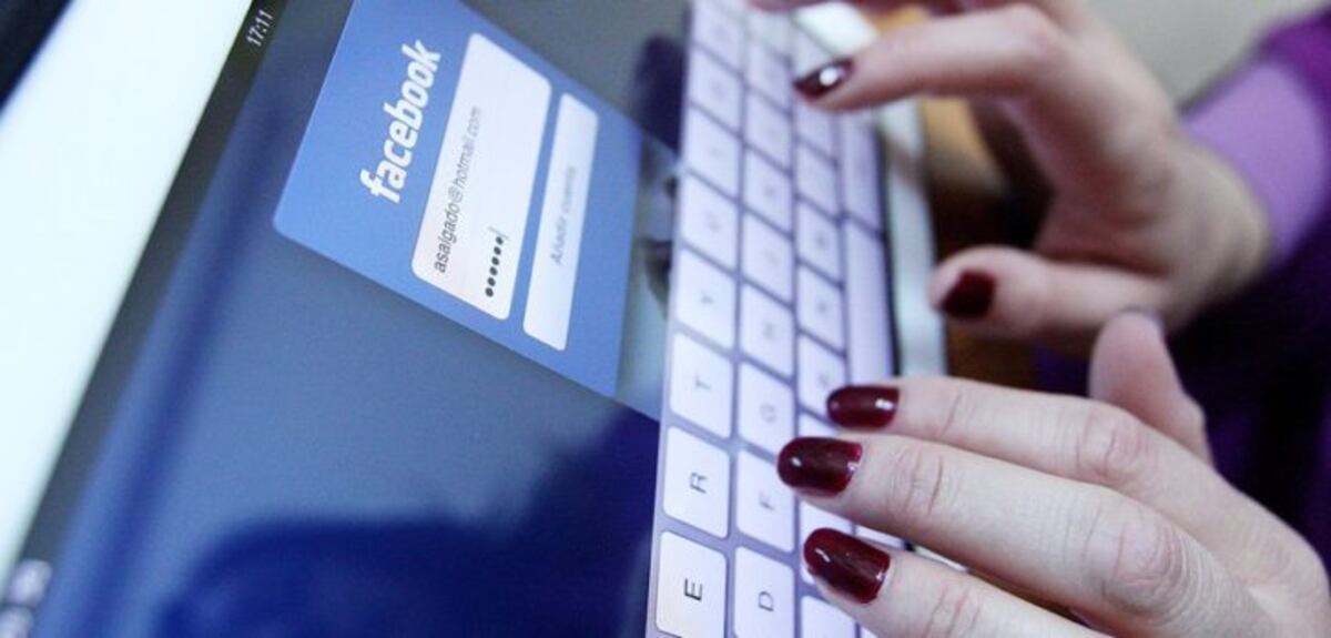 Dos años de cárcel para mujer que accedió al Facebook de su novio