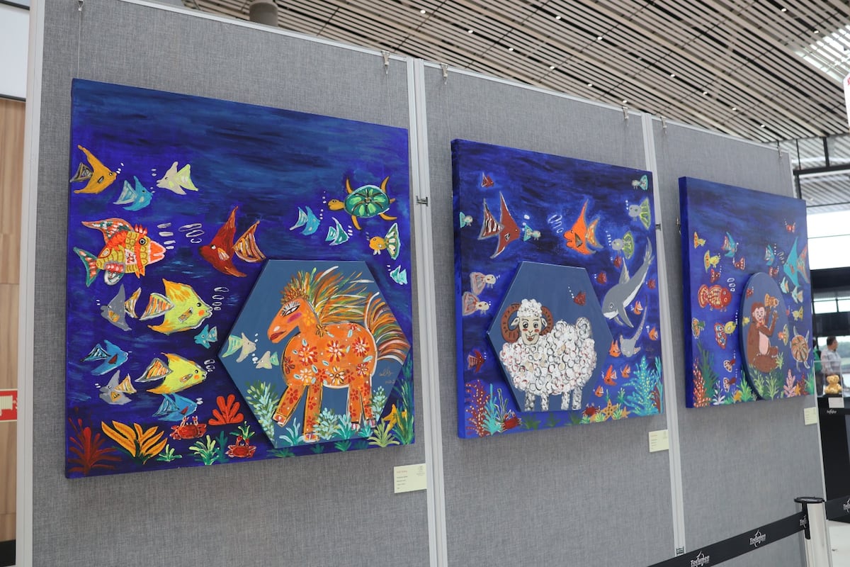 Arte chino-latino en el Aeropuerto de Tocumen: Exposición ‘Simbiosis del Zodiaco Chino’ embellece la bienvenida a viajeros